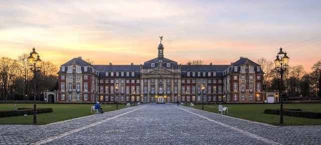 Münster Uçak Bileti